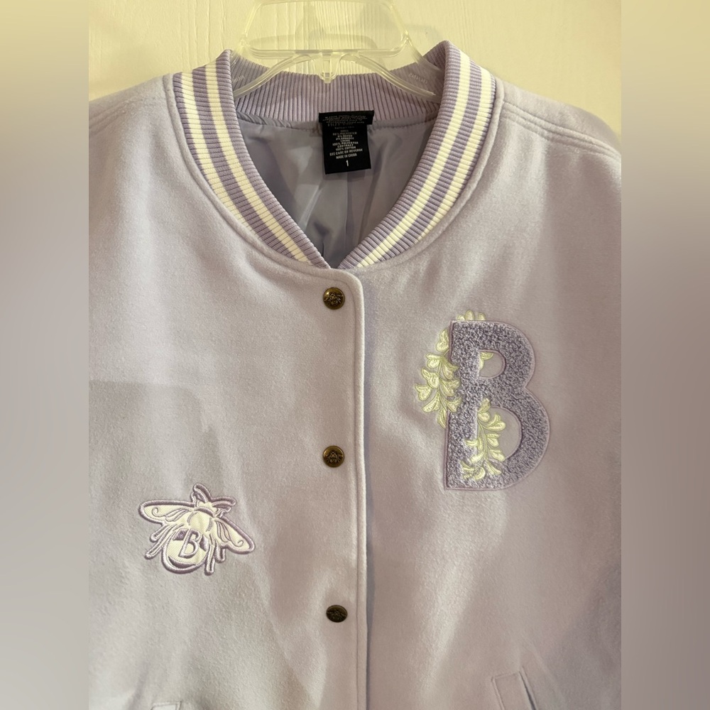 Her Universe Bridgerton 1X Lavender and White Varsity Jacket *never worn* - Picture 5 of 10